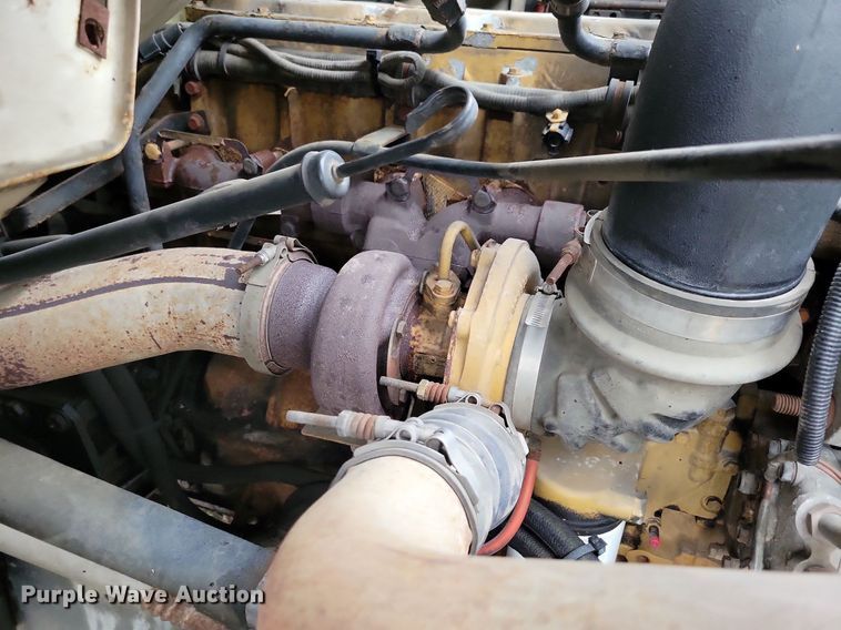 image for item LO9840 2000  Sterling L7500  vacuum truck