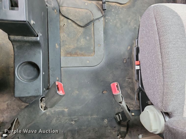 image for item LO9840 2000  Sterling L7500  vacuum truck