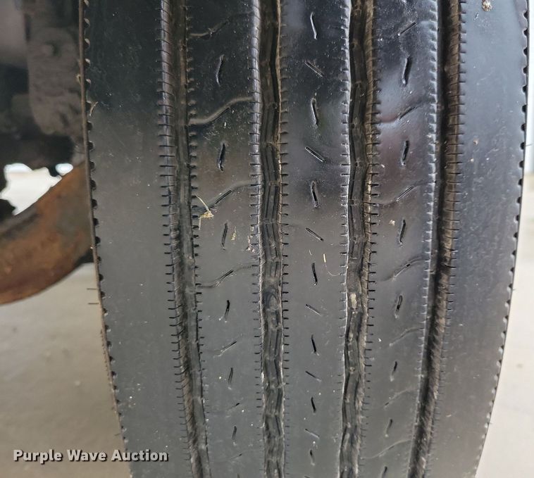 image for item LO9840 2000  Sterling L7500  vacuum truck