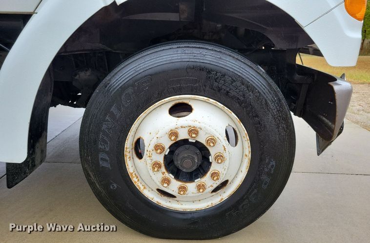 image for item LO9840 2000  Sterling L7500  vacuum truck