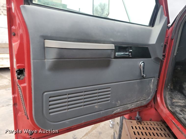 image for item LO9911 1994 Chevrolet Kodiak C5500  flatbed truck