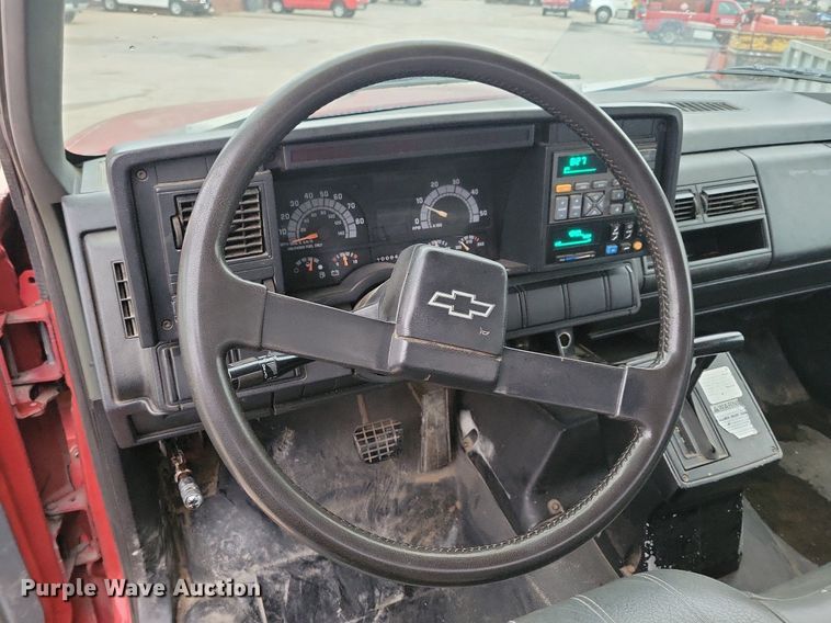 image for item LO9911 1994 Chevrolet Kodiak C5500  flatbed truck