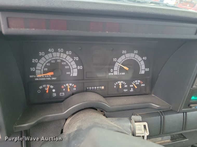 image for item LO9911 1994 Chevrolet Kodiak C5500  flatbed truck