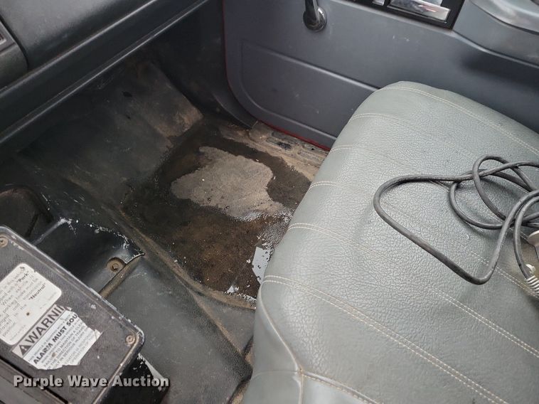 image for item LO9911 1994 Chevrolet Kodiak C5500  flatbed truck