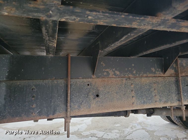 image for item LO9911 1994 Chevrolet Kodiak C5500  flatbed truck