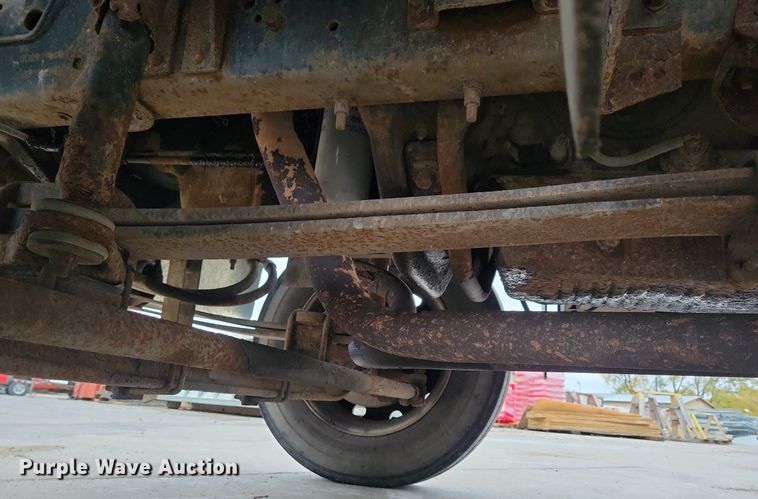 image for item LO9911 1994 Chevrolet Kodiak C5500  flatbed truck