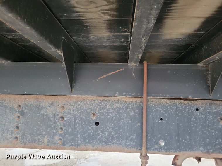 image for item LO9911 1994 Chevrolet Kodiak C5500  flatbed truck