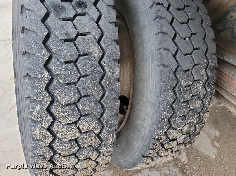 image for item LO9911 1994 Chevrolet Kodiak C5500  flatbed truck