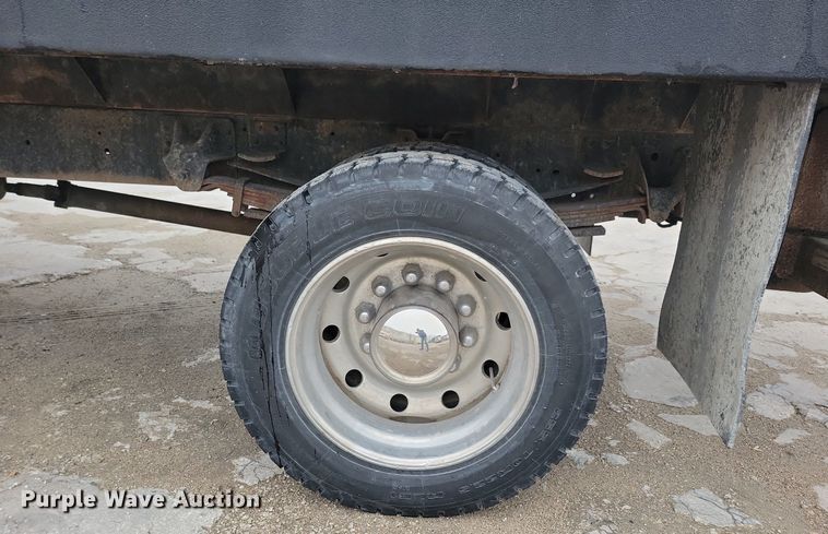 image for item LO9911 1994 Chevrolet Kodiak C5500  flatbed truck