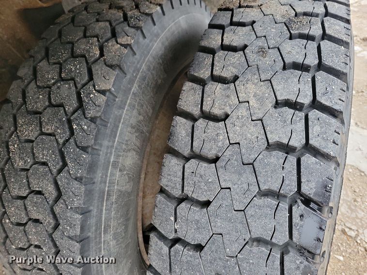 image for item LO9911 1994 Chevrolet Kodiak C5500  flatbed truck