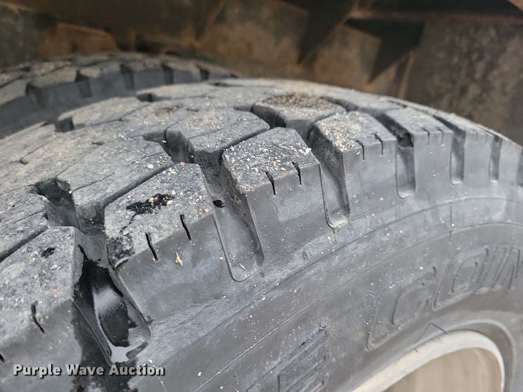 image for item LO9911 1994 Chevrolet Kodiak C5500  flatbed truck