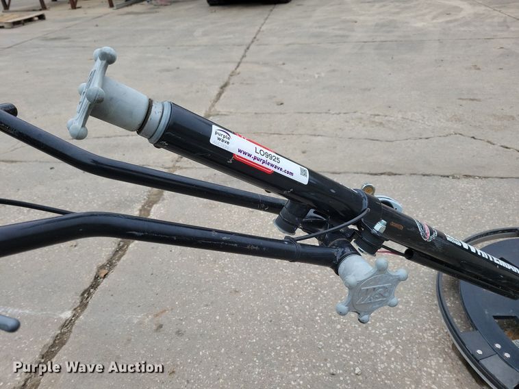 image for item LO9925 2020 Multiquip Whiteman  power trowel