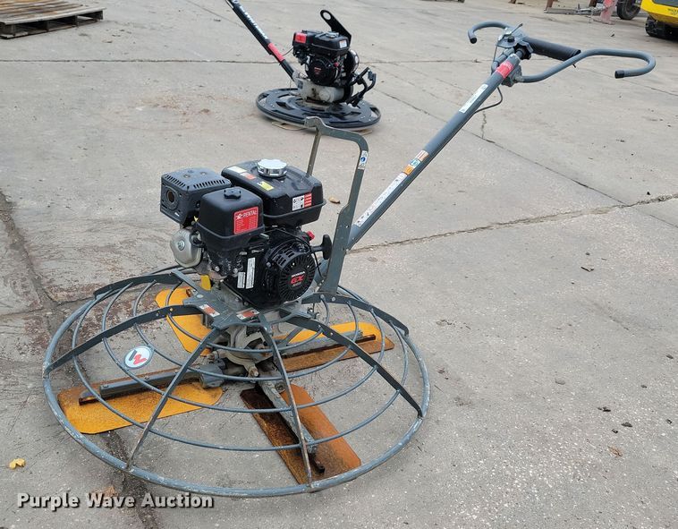 image for item LO9926 2017 Wacker Neuson CT48  power trowel