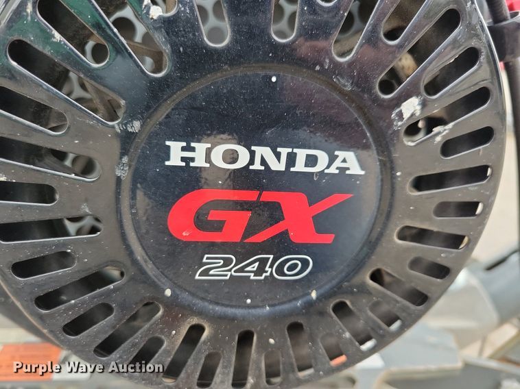 image for item LO9926 2017 Wacker Neuson CT48  power trowel