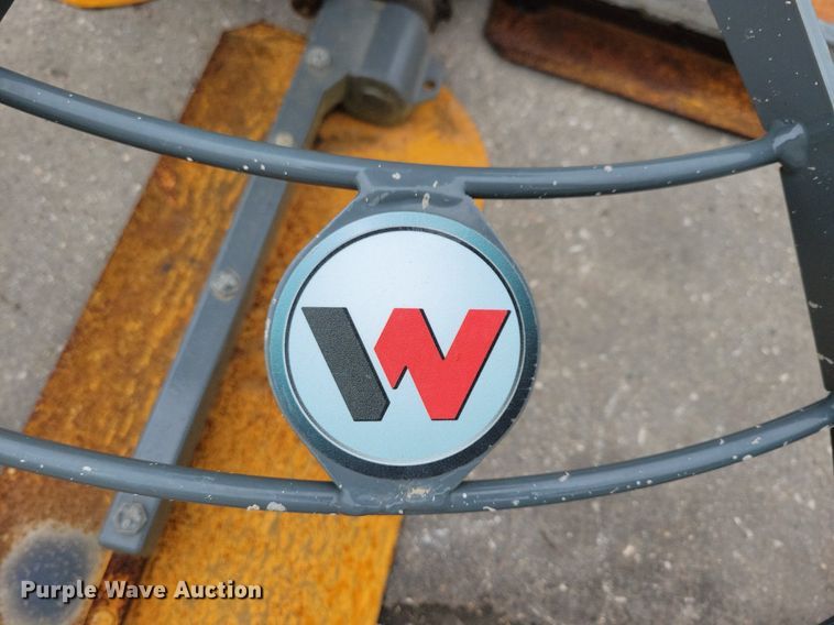 image for item LO9926 2017 Wacker Neuson CT48  power trowel