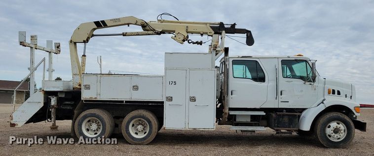 image for item LO9940 2004 Sterling LT7500  crane truck