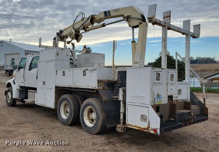 image for item LO9940 2004 Sterling LT7500  crane truck