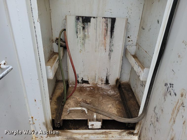 image for item LO9940 2004 Sterling LT7500  crane truck