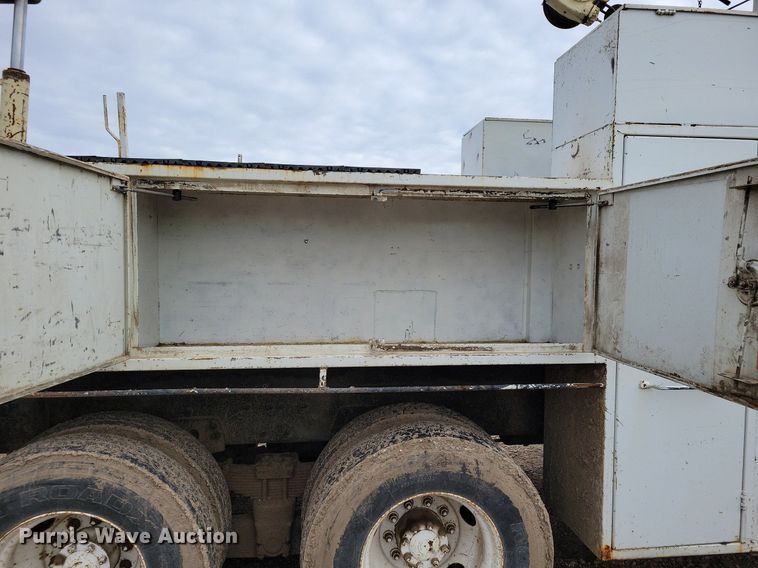 image for item LO9940 2004 Sterling LT7500  crane truck