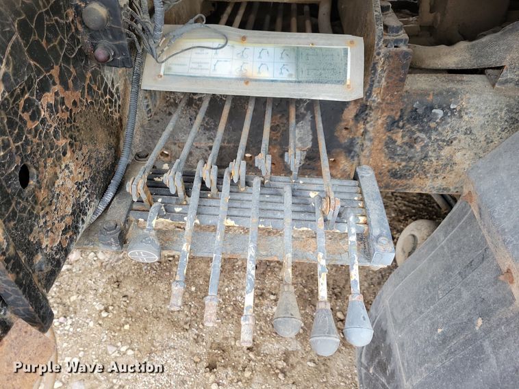 image for item LO9940 2004 Sterling LT7500  crane truck