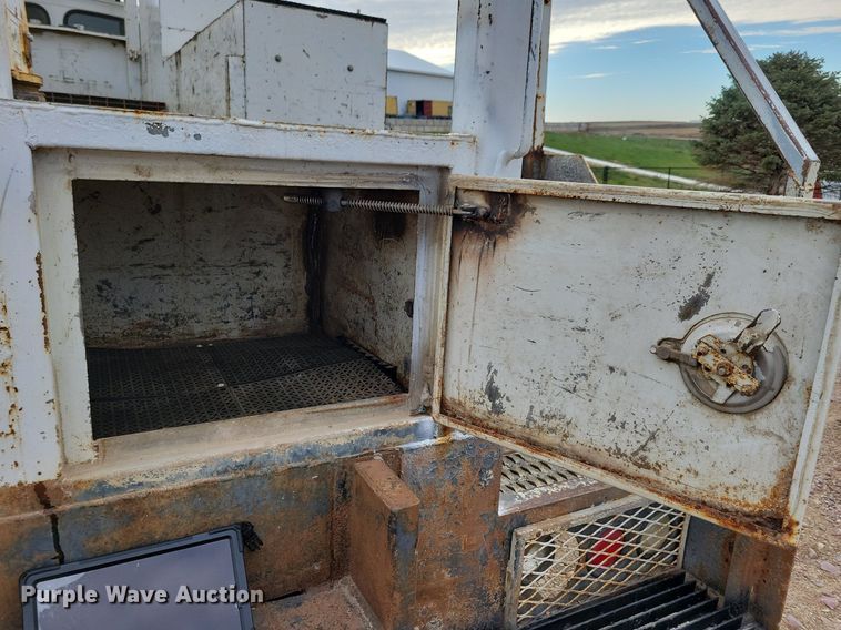 image for item LO9940 2004 Sterling LT7500  crane truck