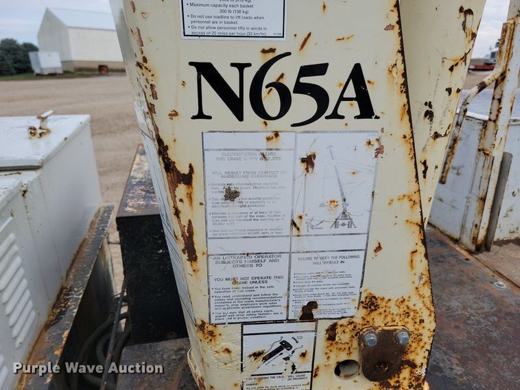 image for item LO9940 2004 Sterling LT7500  crane truck