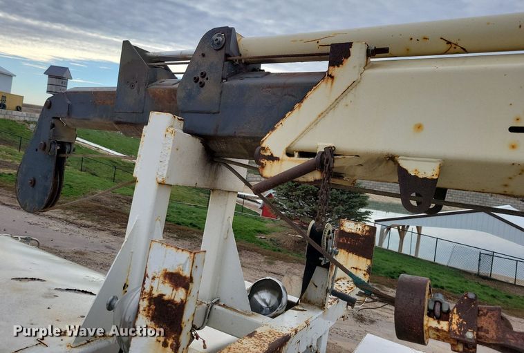 image for item LO9940 2004 Sterling LT7500  crane truck