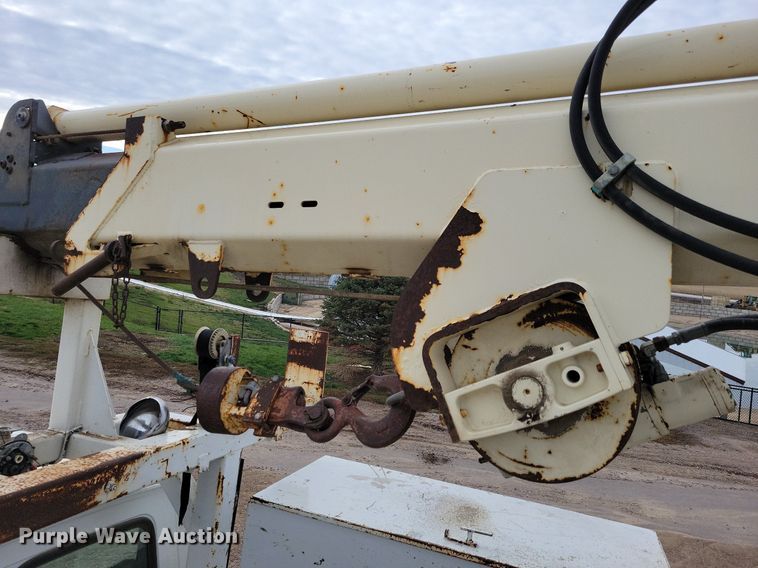 image for item LO9940 2004 Sterling LT7500  crane truck