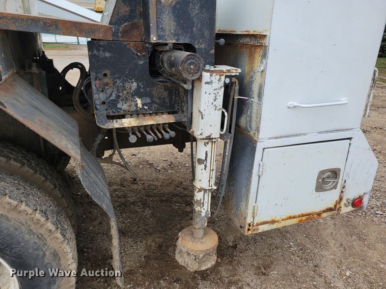 image for item LO9940 2004 Sterling LT7500  crane truck