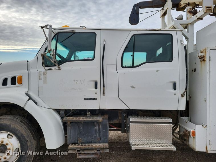 image for item LO9940 2004 Sterling LT7500  crane truck