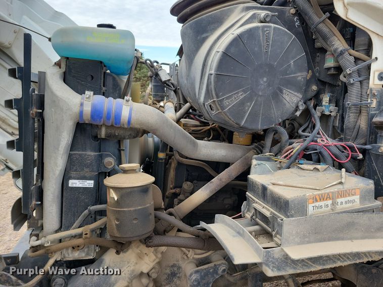 image for item LO9940 2004 Sterling LT7500  crane truck