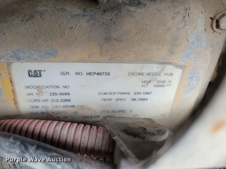 image for item LO9940 2004 Sterling LT7500  crane truck