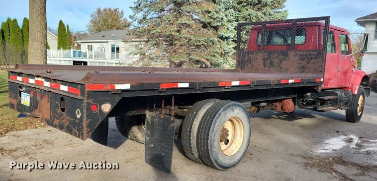 image for item LO9945 1999 International 4800  Crew Cab flatbed truck