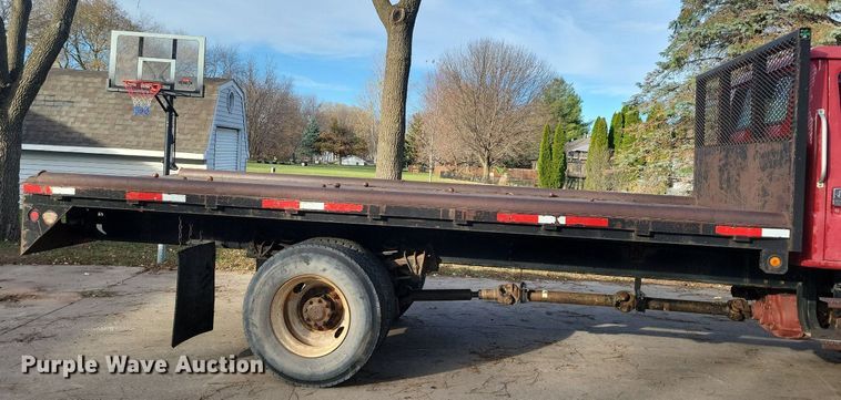 image for item LO9945 1999 International 4800  Crew Cab flatbed truck