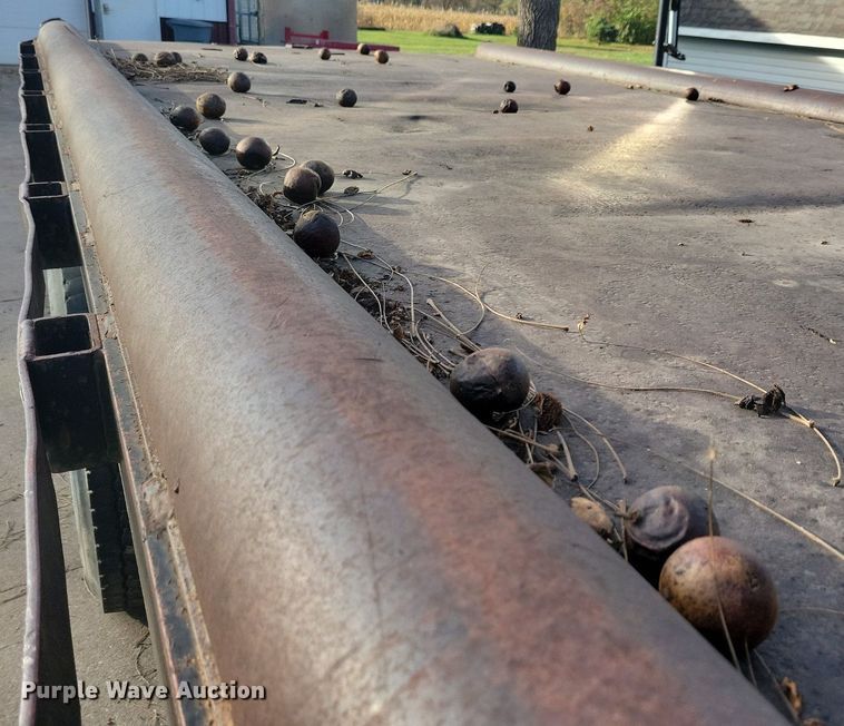 image for item LO9945 1999 International 4800  Crew Cab flatbed truck