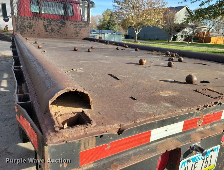 image for item LO9945 1999 International 4800  Crew Cab flatbed truck