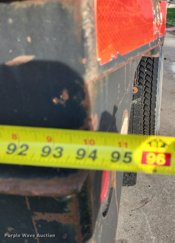 image for item LO9945 1999 International 4800  Crew Cab flatbed truck