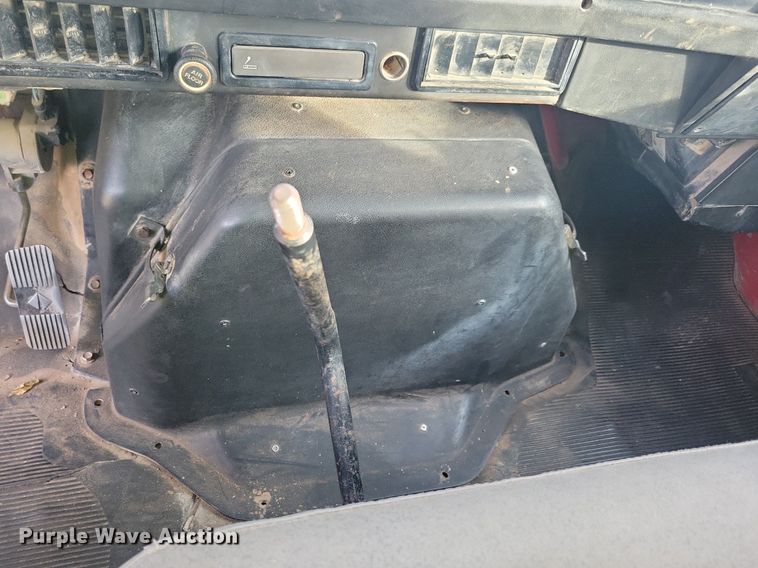 image for item LO9945 1999 International 4800  Crew Cab flatbed truck