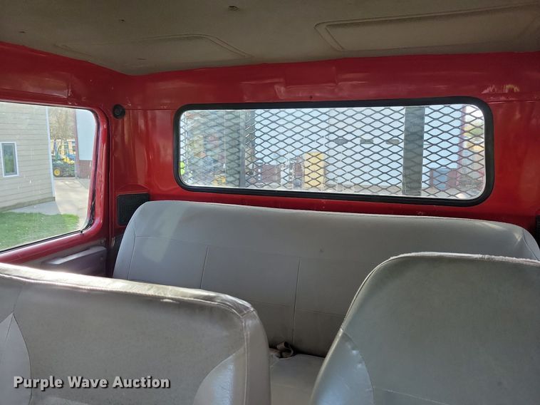 image for item LO9945 1999 International 4800  Crew Cab flatbed truck