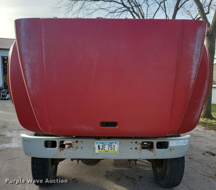 image for item LO9945 1999 International 4800  Crew Cab flatbed truck