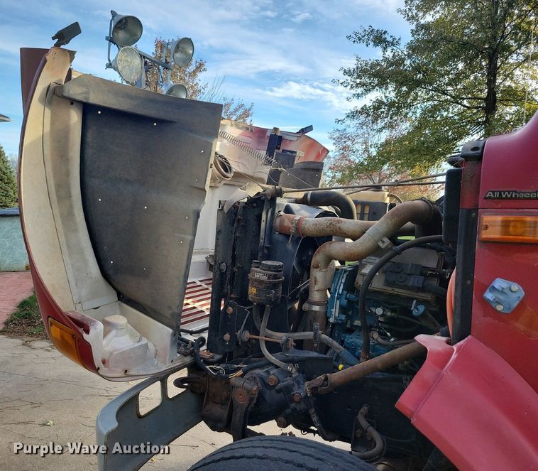 image for item LO9945 1999 International 4800  Crew Cab flatbed truck