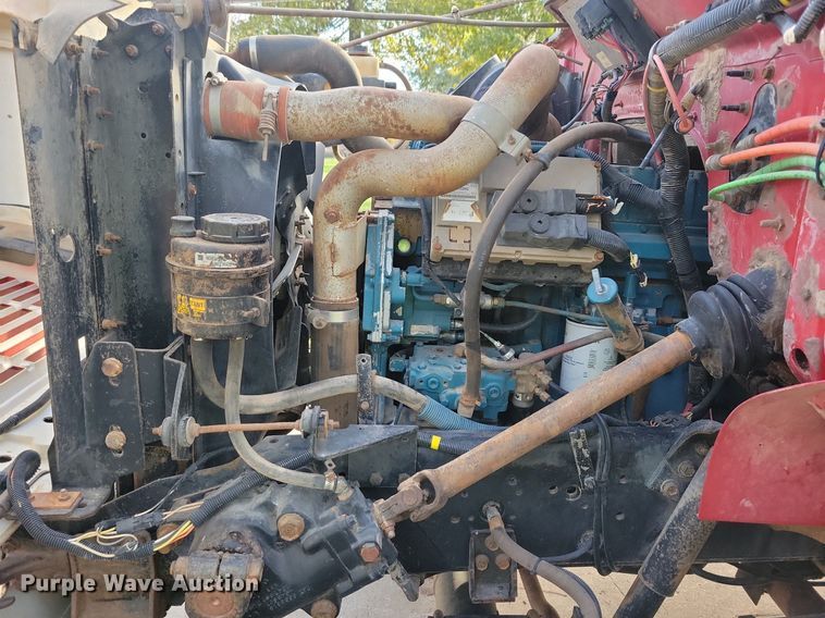 image for item LO9945 1999 International 4800  Crew Cab flatbed truck