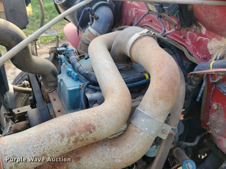 image for item LO9945 1999 International 4800  Crew Cab flatbed truck