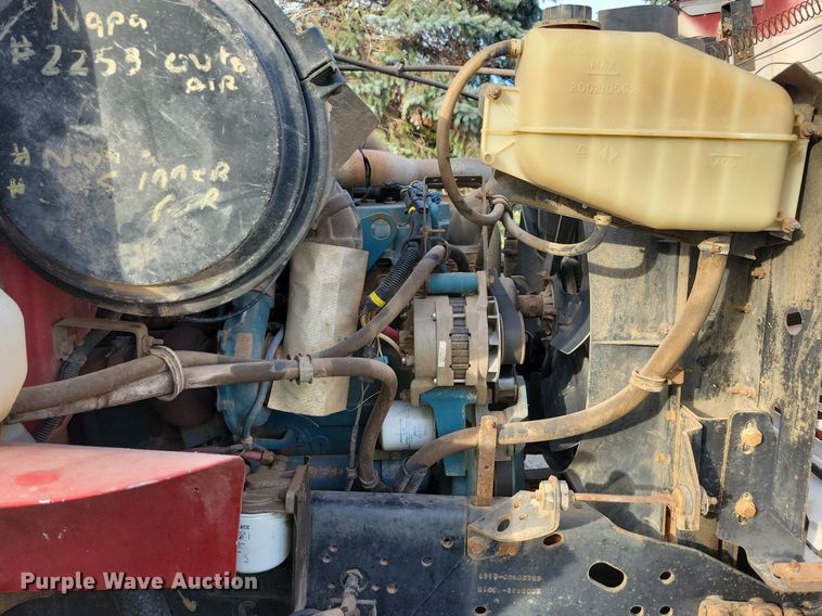 image for item LO9945 1999 International 4800  Crew Cab flatbed truck