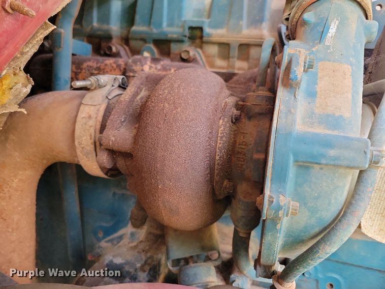 image for item LO9945 1999 International 4800  Crew Cab flatbed truck