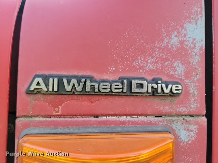 image for item LO9945 1999 International 4800  Crew Cab flatbed truck