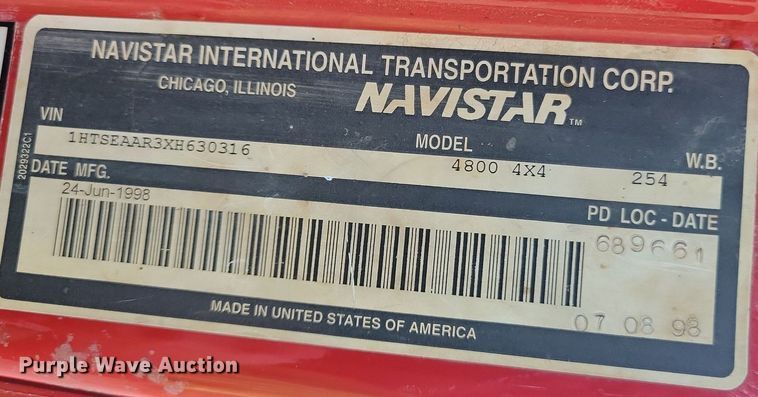 image for item LO9945 1999 International 4800  Crew Cab flatbed truck