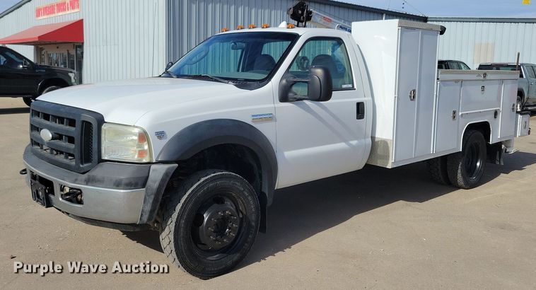 image for item LO9946 2006 Ford F550 Super Duty  utility / service truck