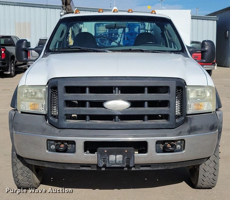 image for item LO9946 2006 Ford F550 Super Duty  utility / service truck