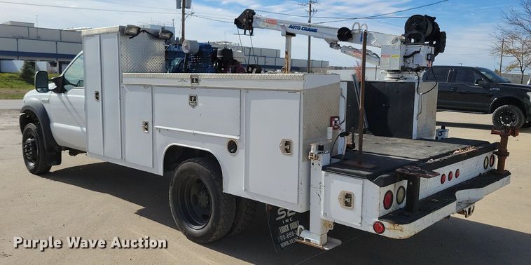image for item LO9946 2006 Ford F550 Super Duty  utility / service truck